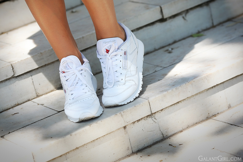 white classic reebok sneakers