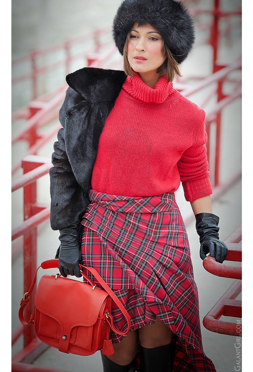 plaid skirt, tartan skirt, winter outfit, warm winter outfit, Opening Ceremony bag, Galant girl.com, galant girl