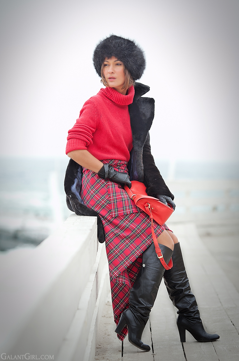 plaid skirt, tartan skirt, winter outfit, warm winter outfit,  Opening Ceremony bag, Galant girl.com, galant girl