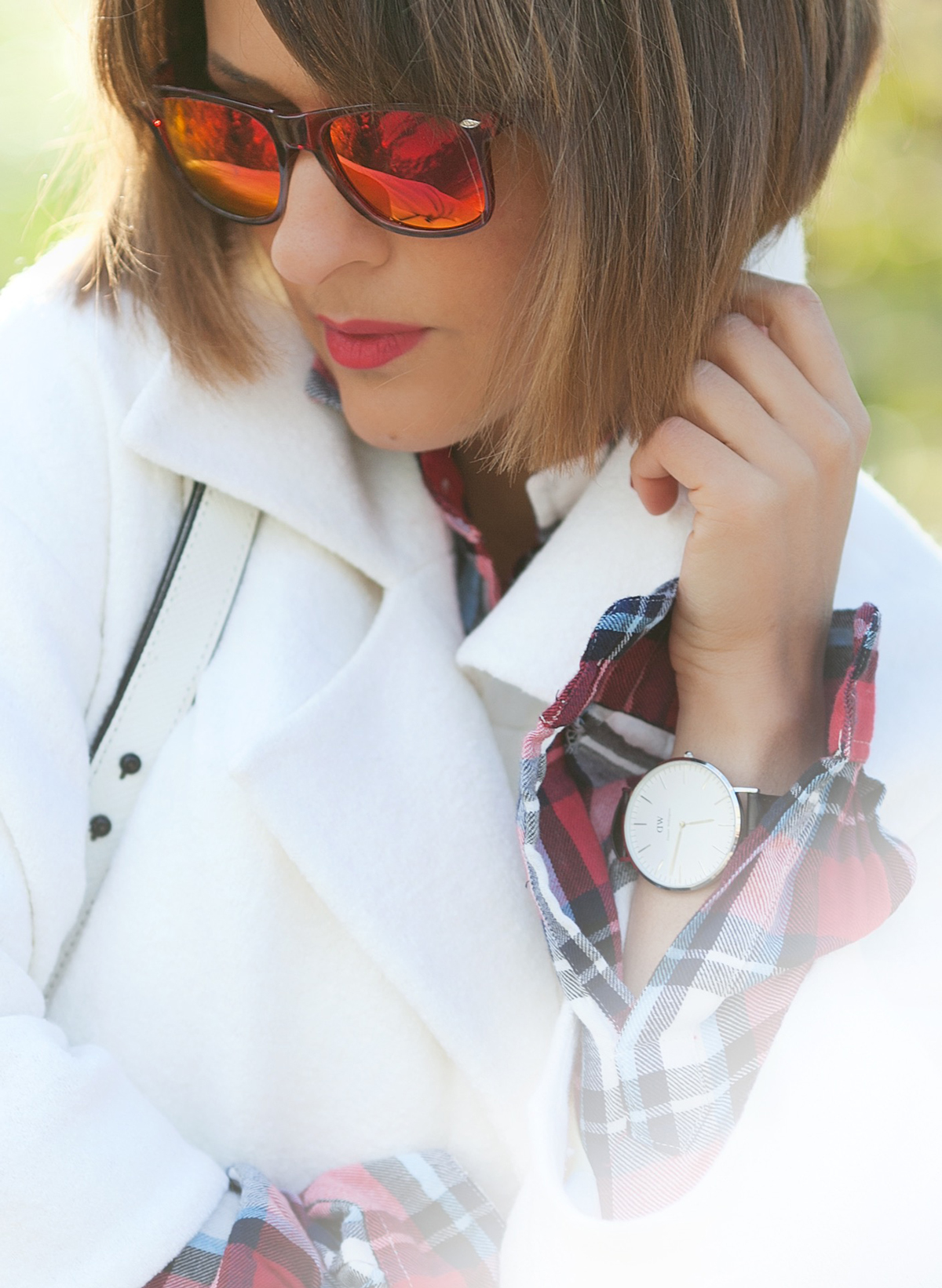red mirror sunglasses and daniel wellington watch on galantGirl.com for editorial