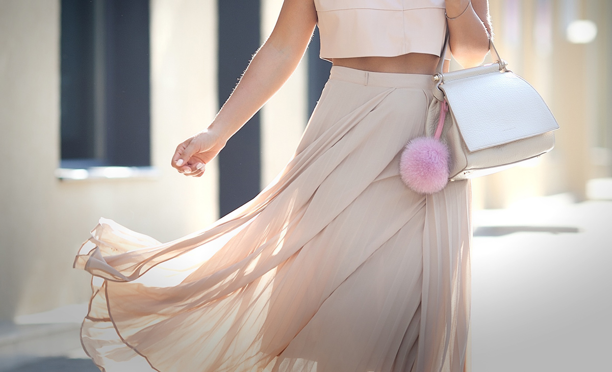 coccinelle-beige-tote-withnude-pleated-skirt
