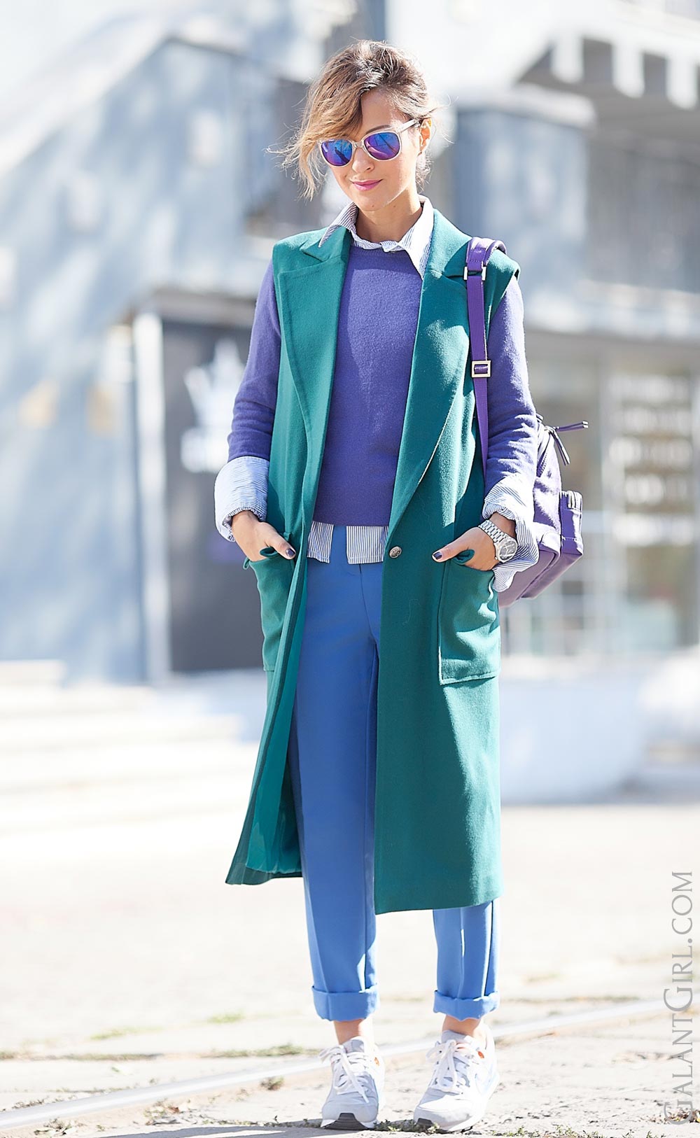 sporty+chic+style-with-waistcoat-green+colors+outfit