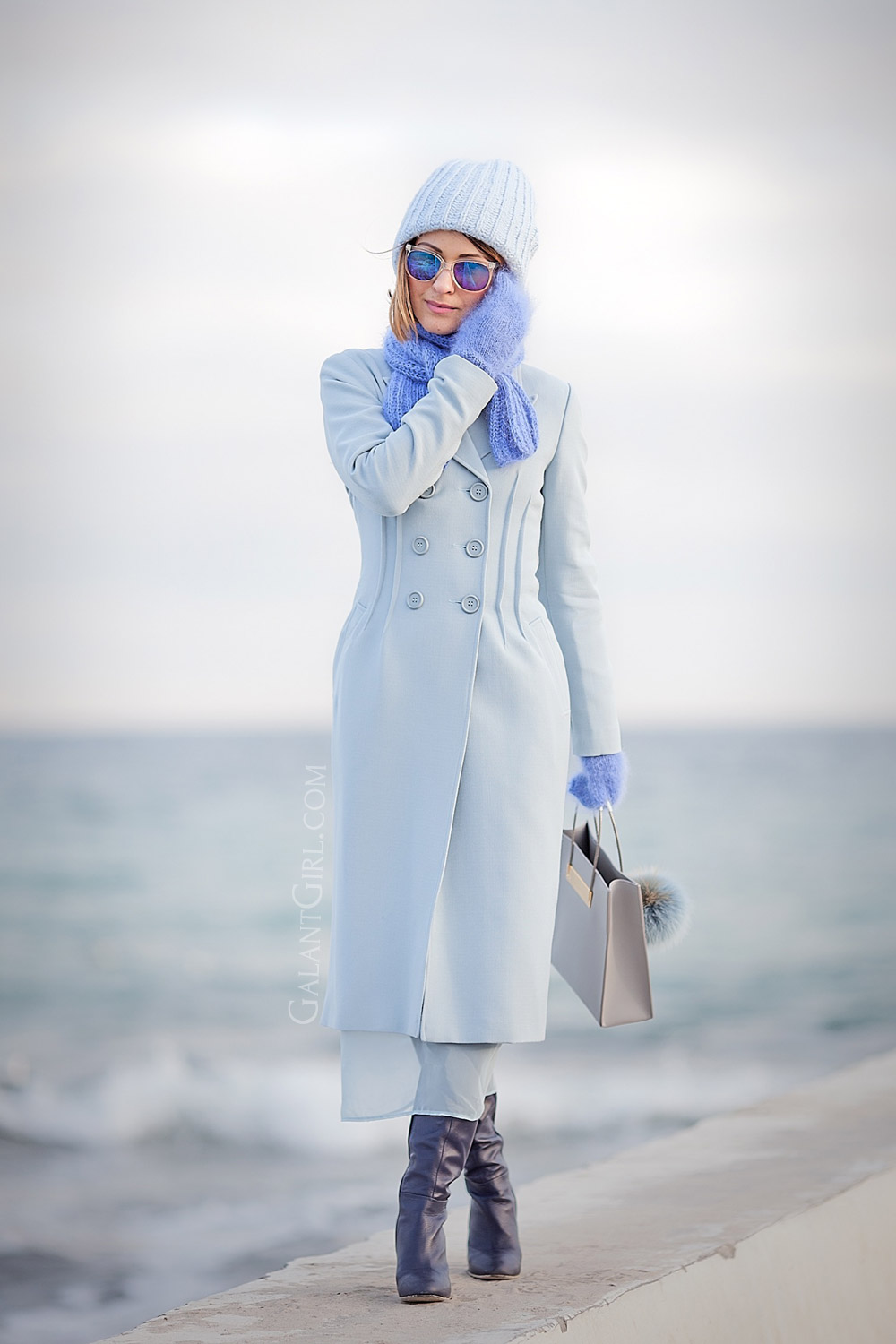 blue+coat+outfit-winter+street+style+ideas-fashion+blogger-ellena+galant