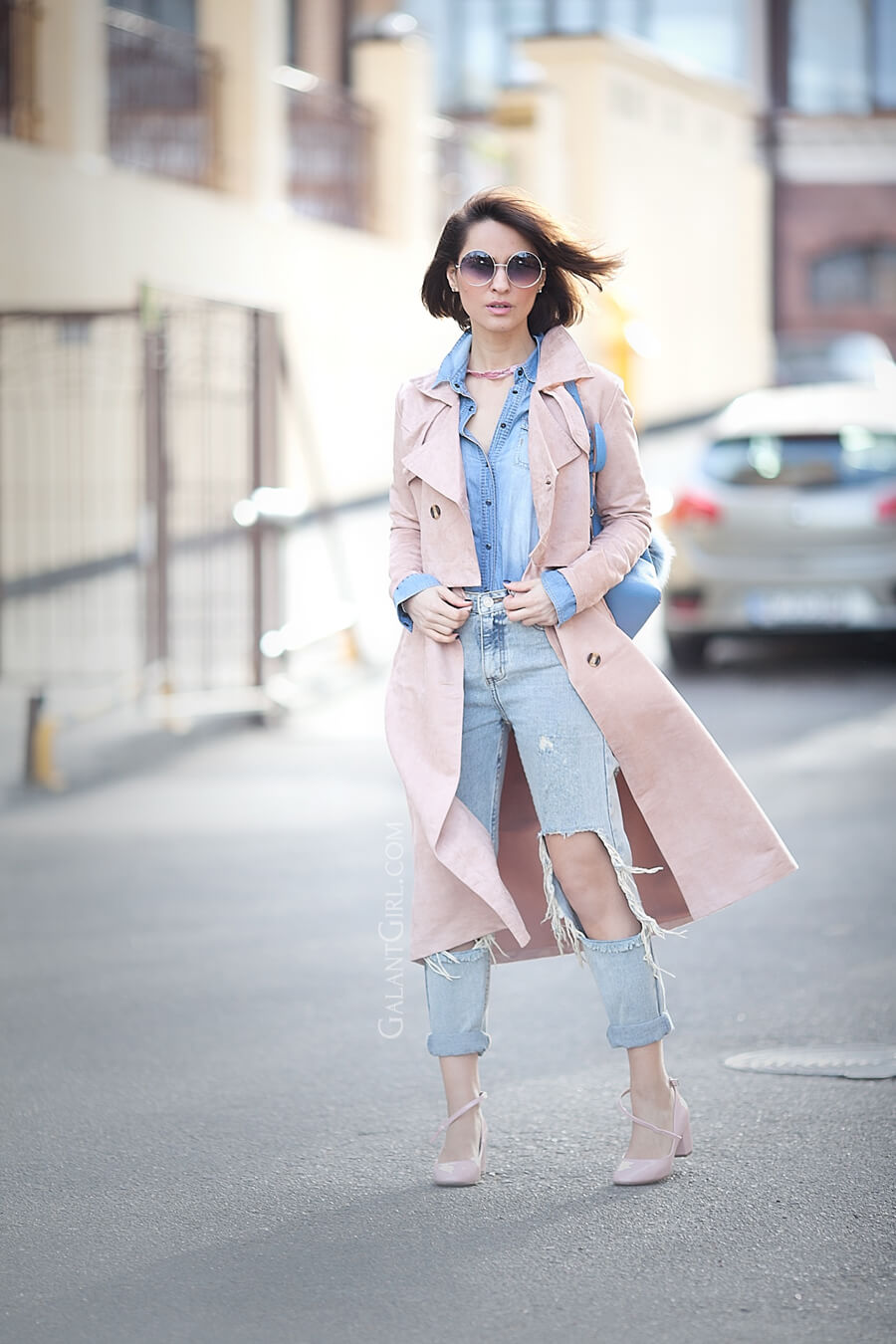 blush-trench-and-ripped-jeans-outfit-2016