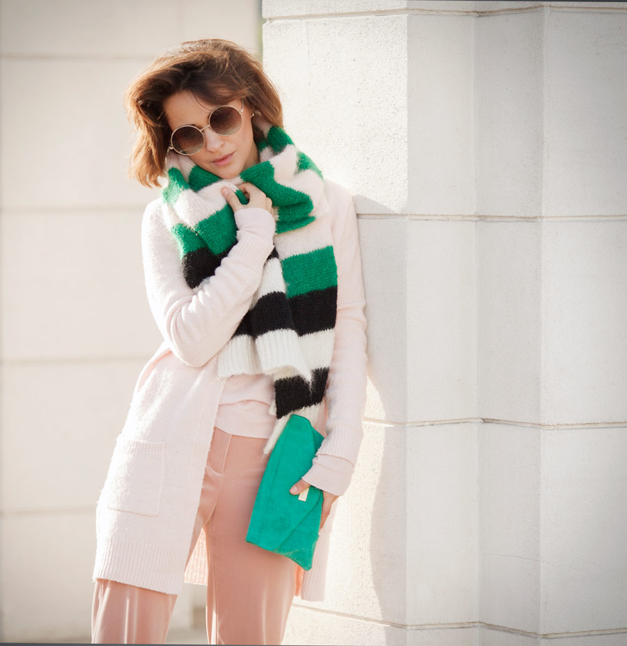 street style, blush outfit, rose quartz total outfit, max mara striped scarf, 