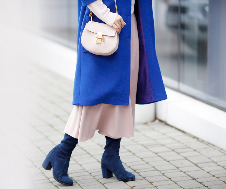 chloe drew bag outfits, how to wear electric blue, 