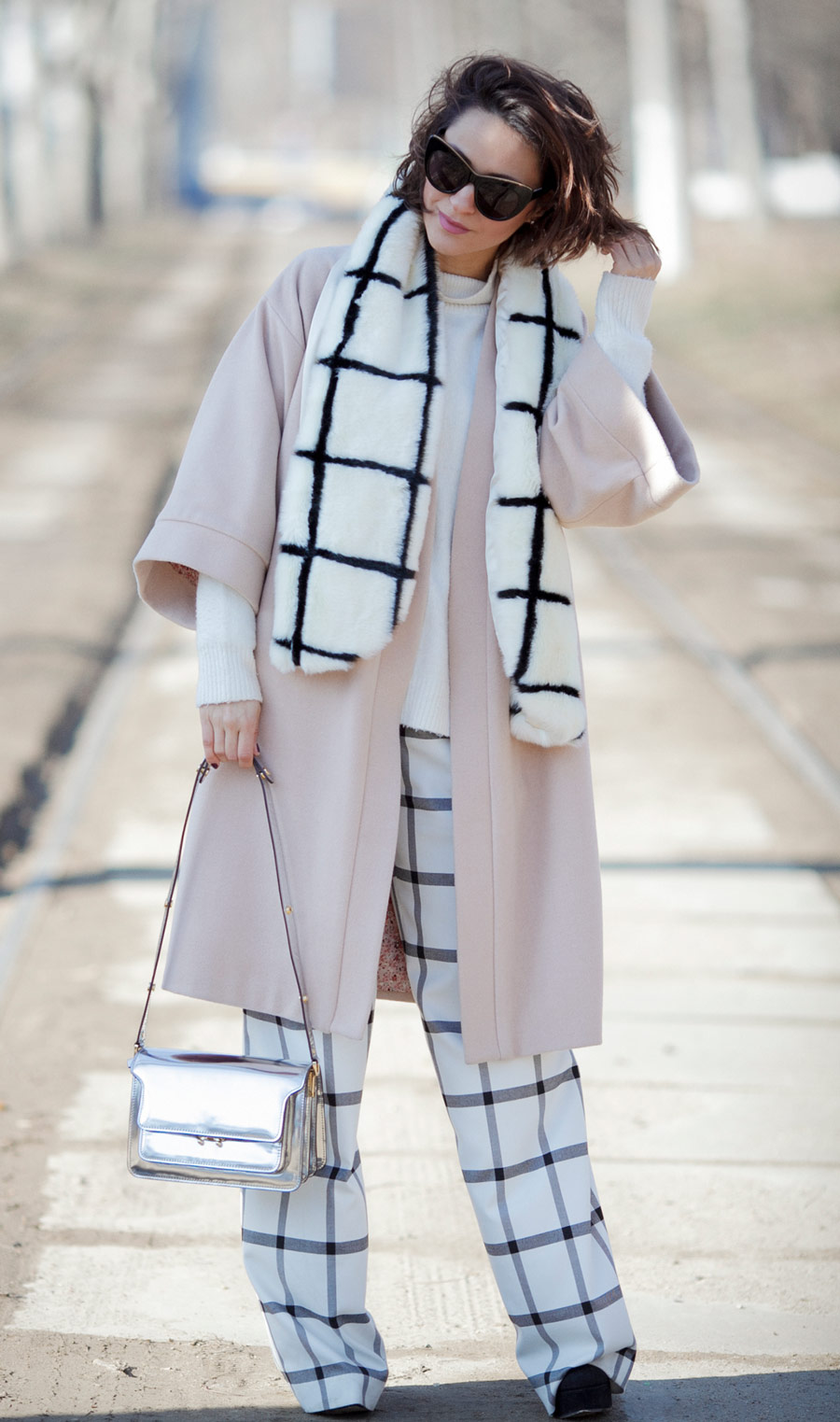 windowpane printed scarf, windowpane printed trousers outfits, metallic bag outfit, marni trunk bag outfit, feminine spring outfits, 
